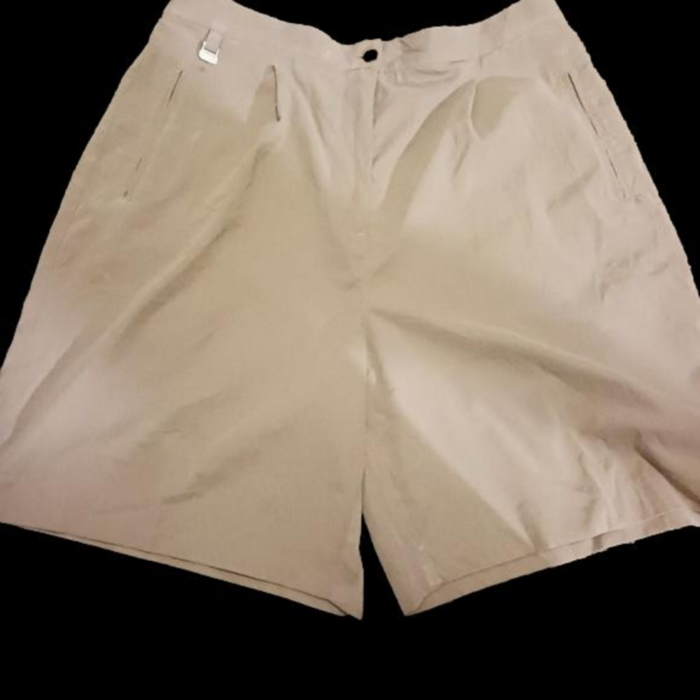 Liz GOLF Women's Sz 16 Brown  Golf Shorts Ball Marker Pleated Belt Loops Pockets